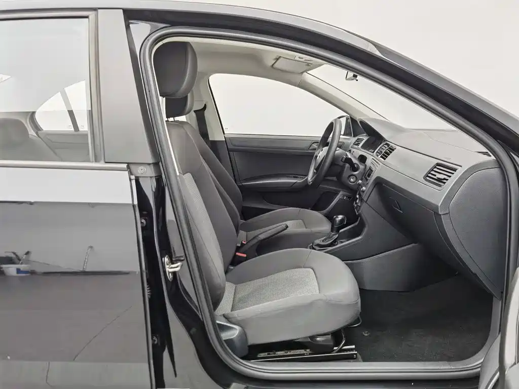 Volkswagen Santana — миниатюра 23