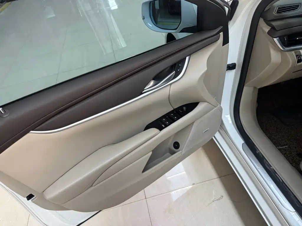 Cadillac XTS — миниатюра 9