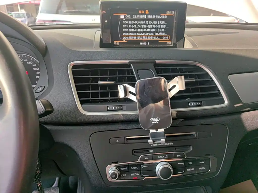 Audi Q3 — миниатюра 13