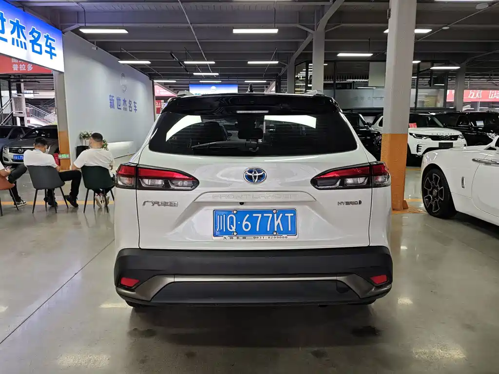 Toyota Frontlander — миниатюра 9