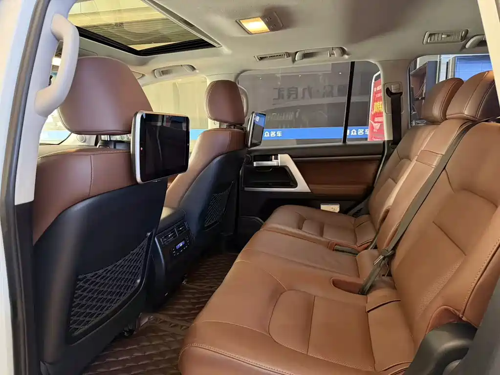 Toyota Land Cruiser 2018 5.7L VX-R