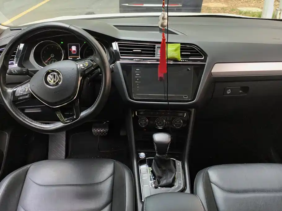 Volkswagen Tiguan L — миниатюра 12