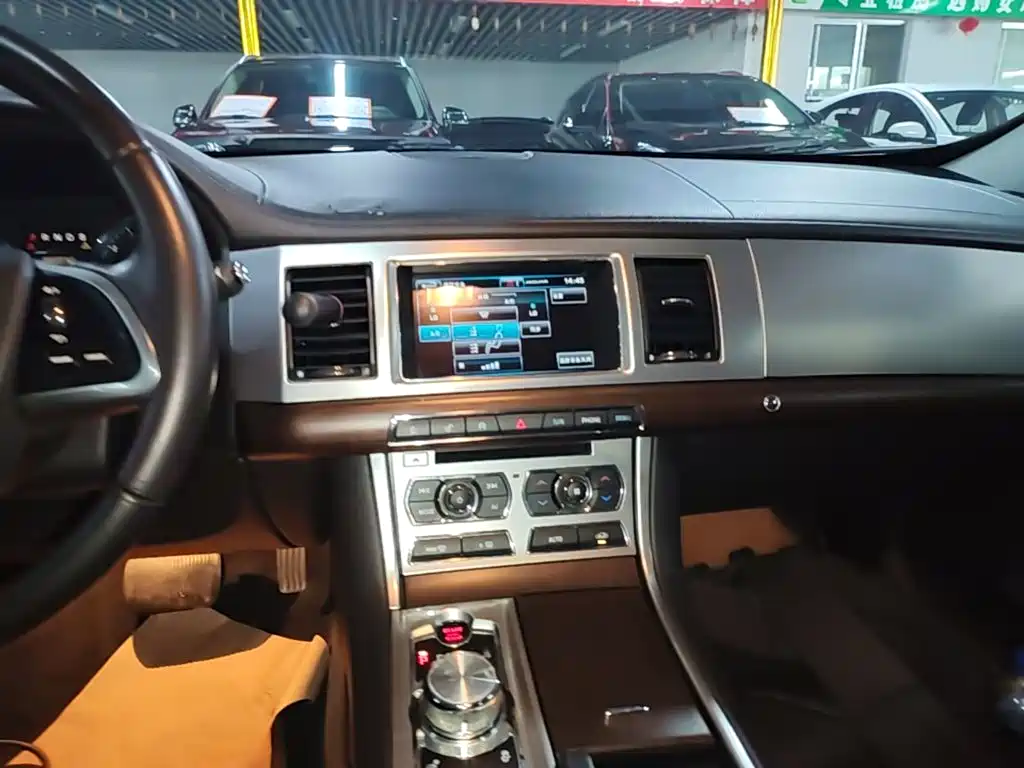 Jaguar XF — миниатюра 13