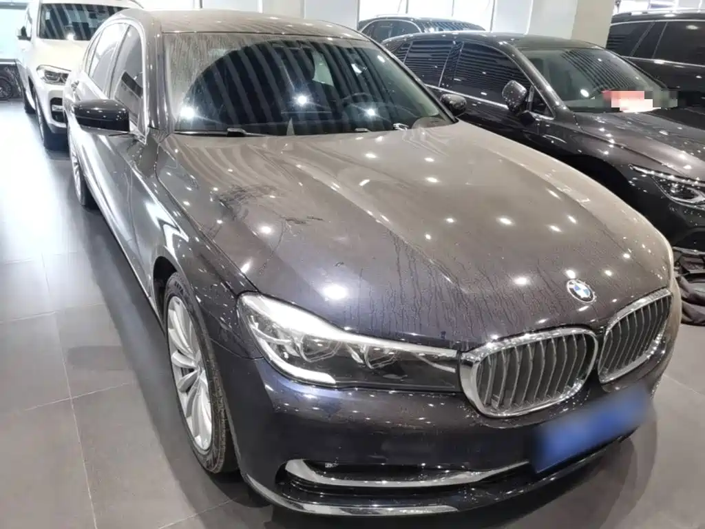 BMW 7 Series — миниатюра 4