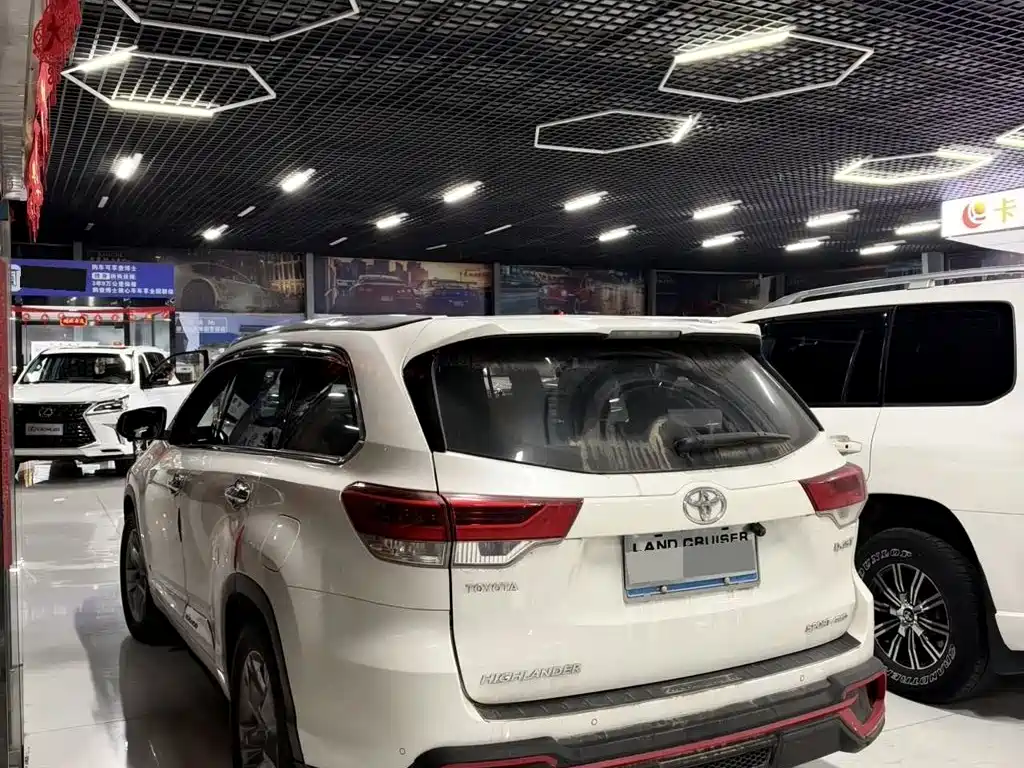 Toyota Highlander — миниатюра 3