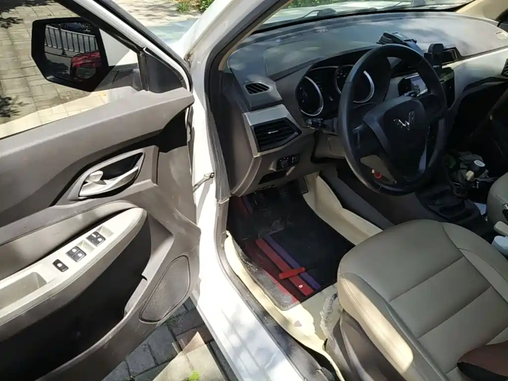 Wuling Hongguang — миниатюра 15