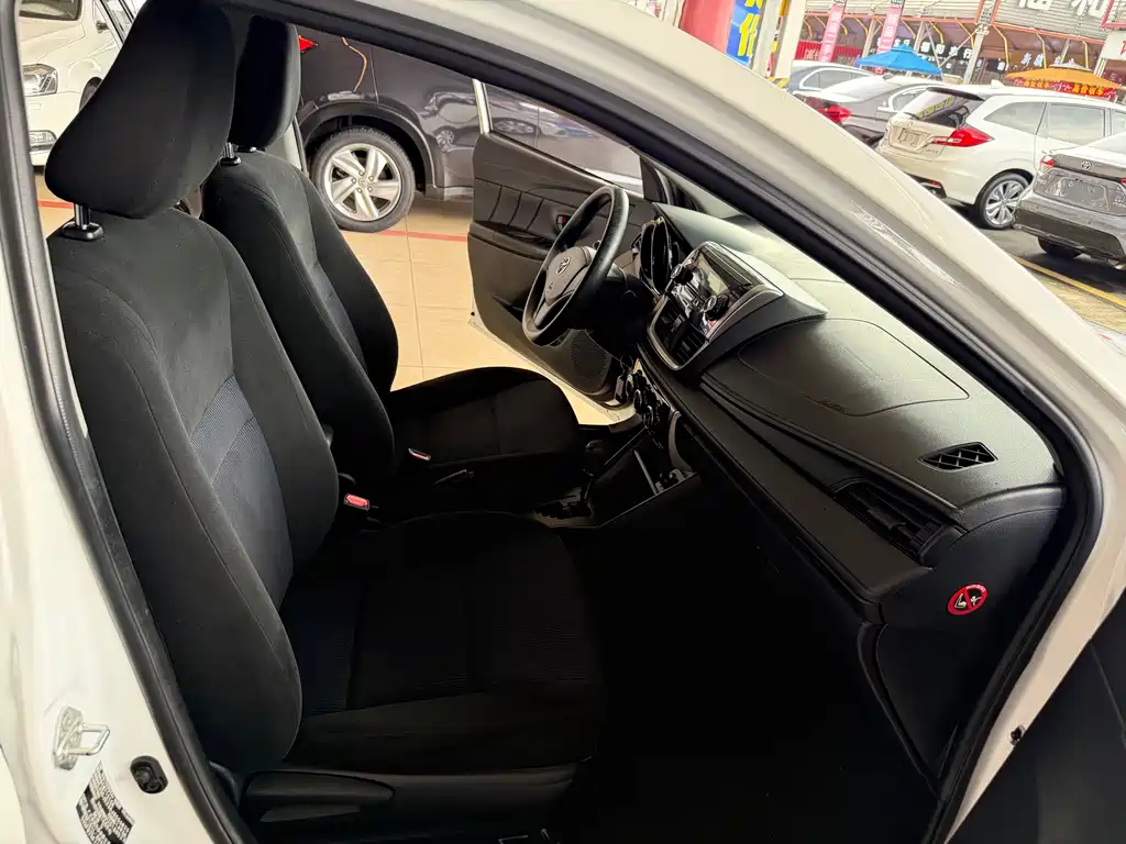 Toyota Yaris L — миниатюра 19
