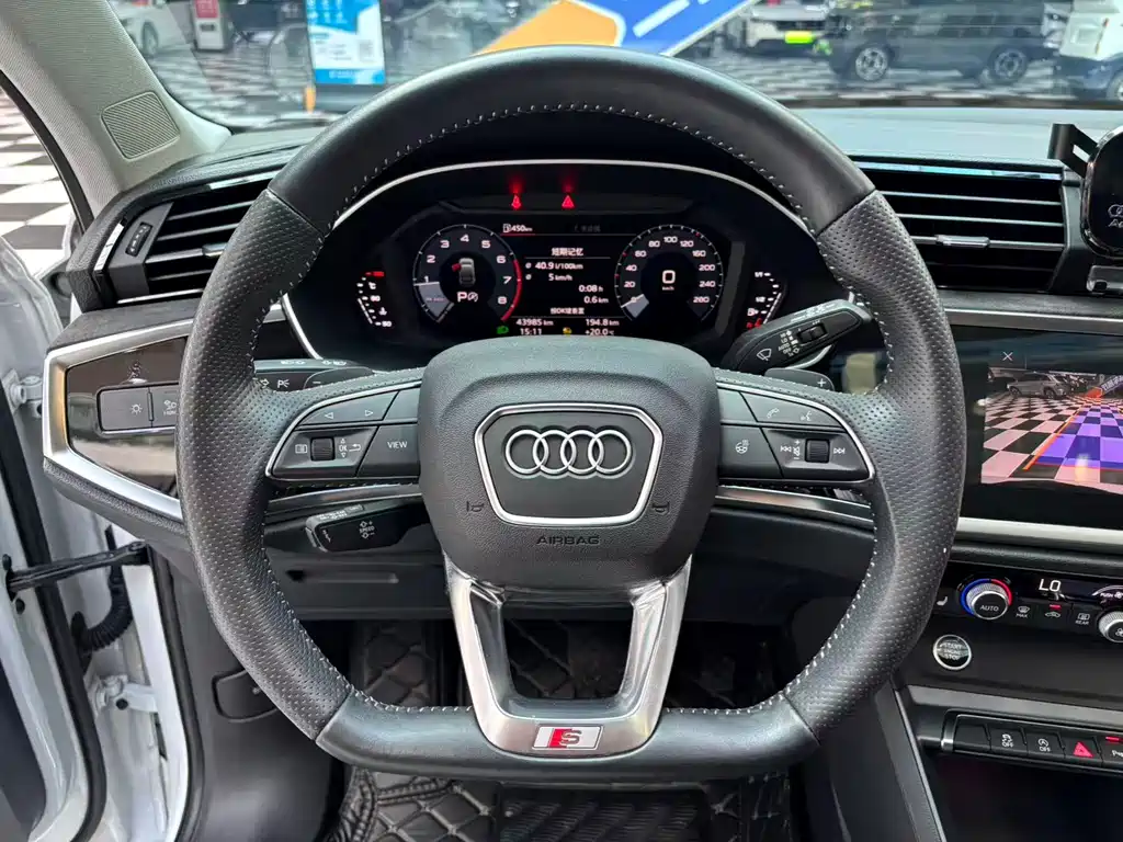 AUDI Q3 SPORTBACK