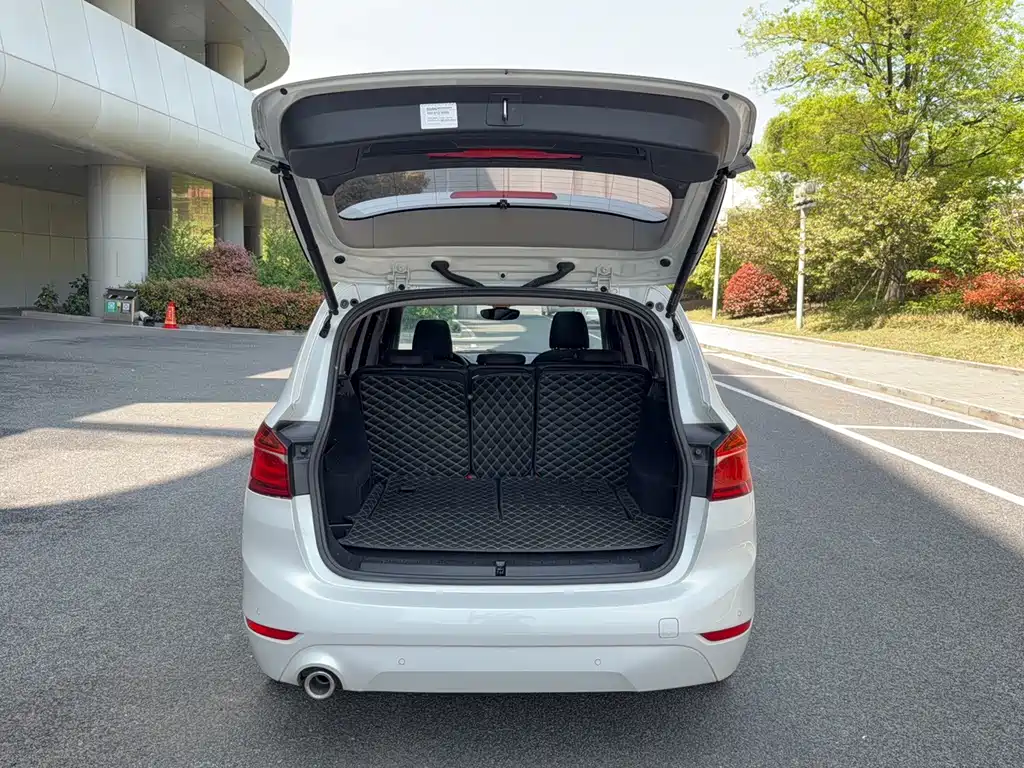 BMW 2 Series Gran Tourer — миниатюра 11