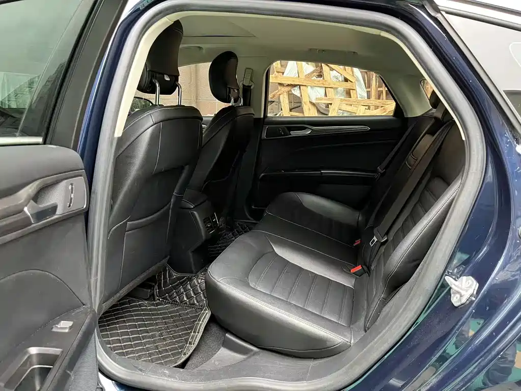 Ford Mondeo — миниатюра 9