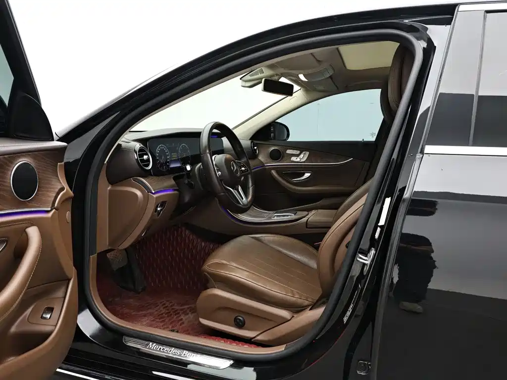 Mercedes-Benz E-Class — миниатюра 12