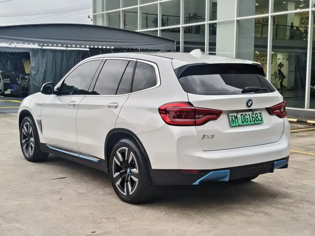 BMW iX3 — миниатюра 11