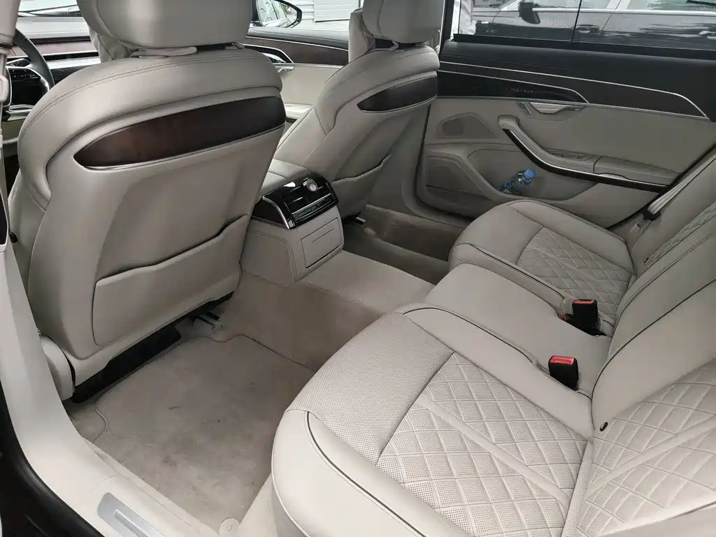Audi A8 2024 A8L 50 TFSI quattro Premium