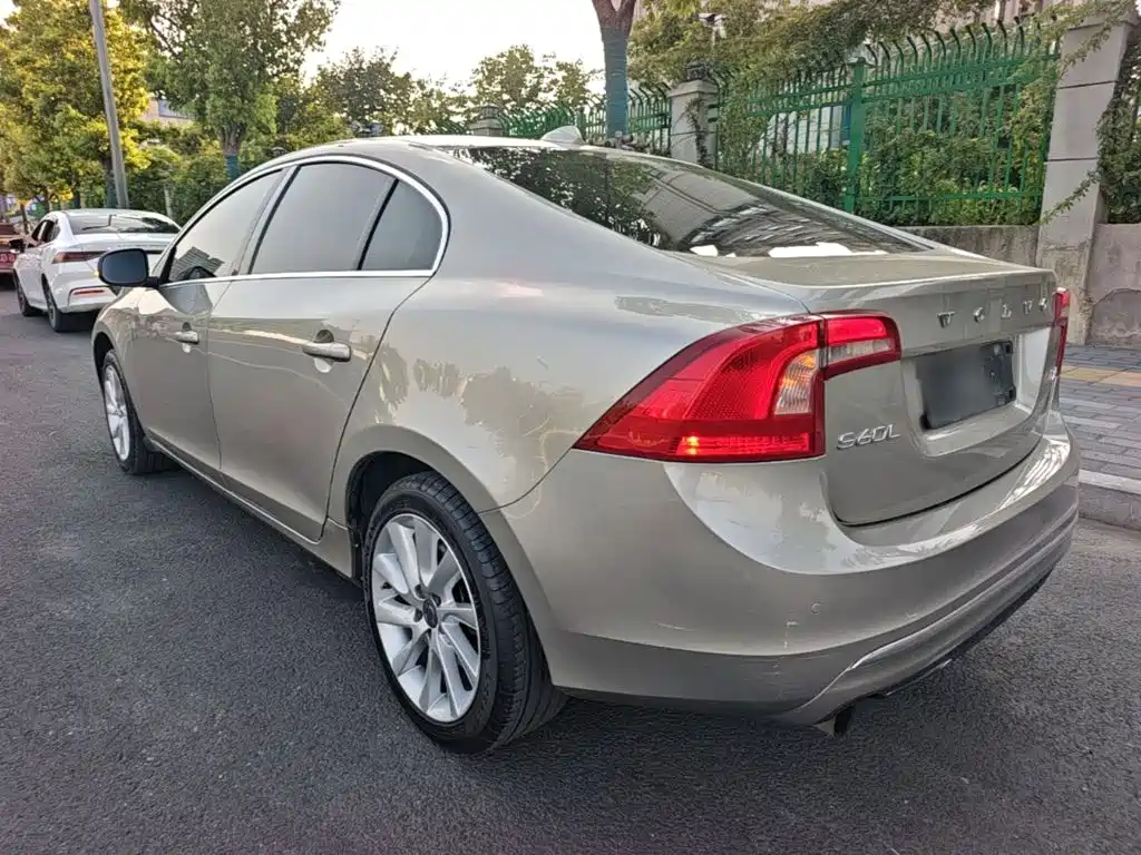 Volvo S60 — миниатюра 5