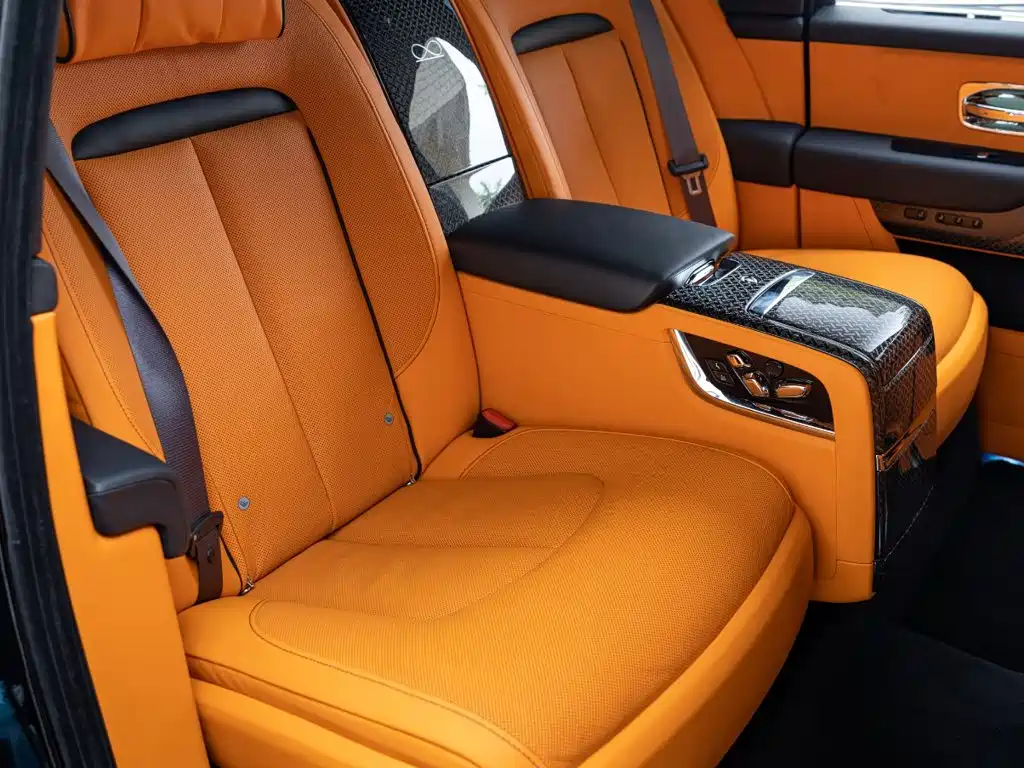 Rolls-Royce Cullinan — миниатюра 23