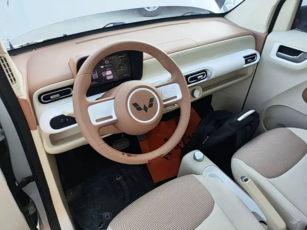 Wuling MINIEV — миниатюра 10