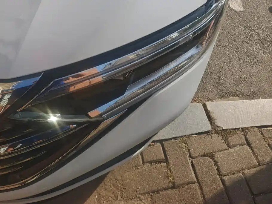 Volkswagen Sagitar — миниатюра 5