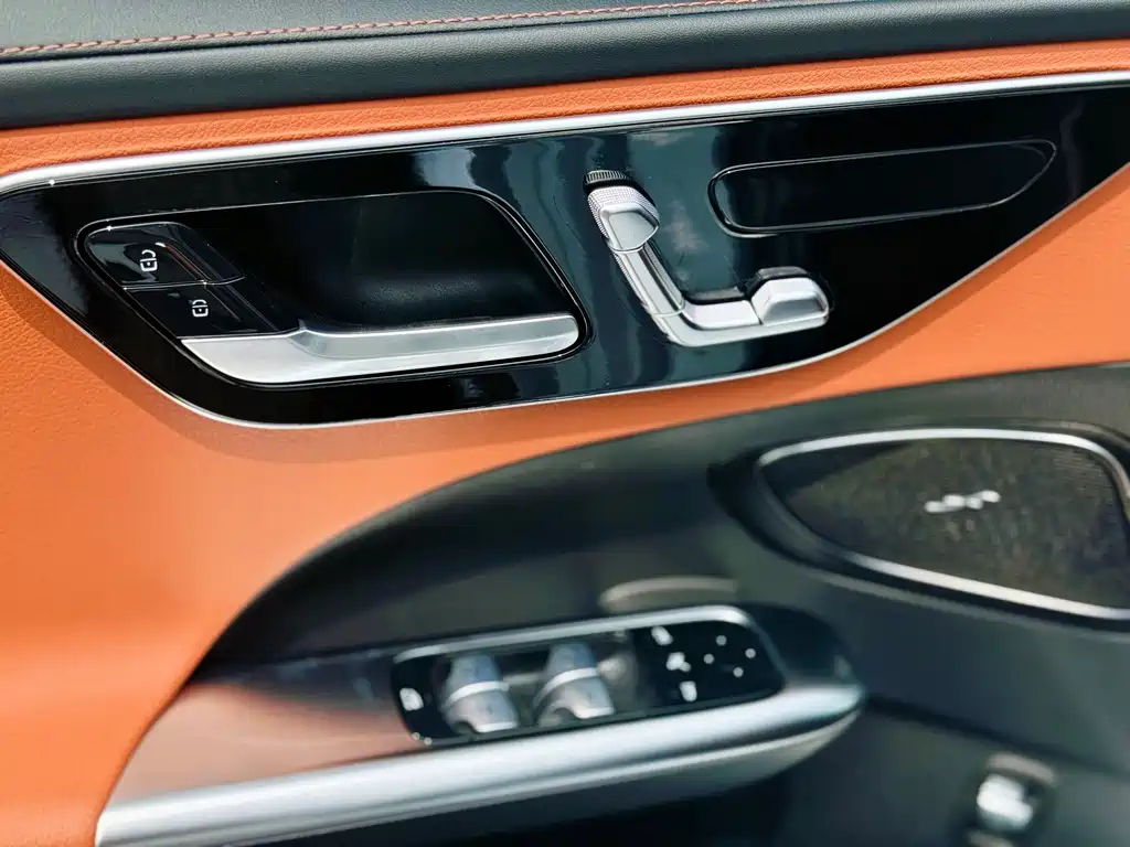 Mercedes-Benz C-Class — миниатюра 4