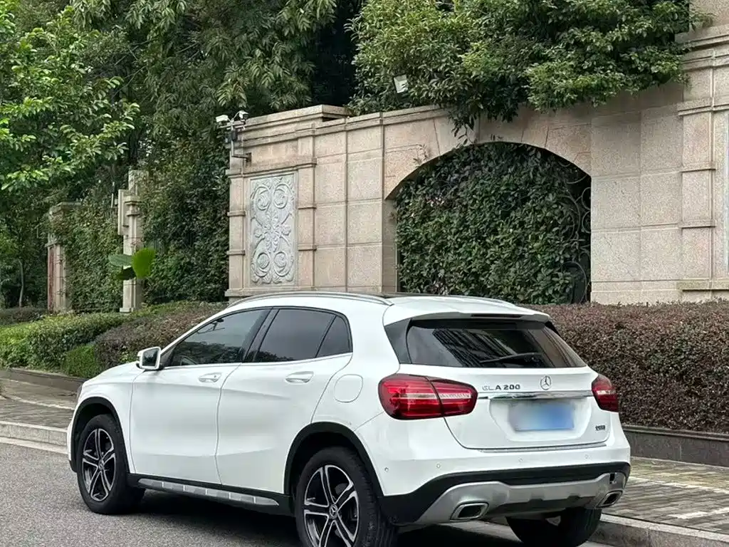 Mercedes-Benz GLA — миниатюра 12
