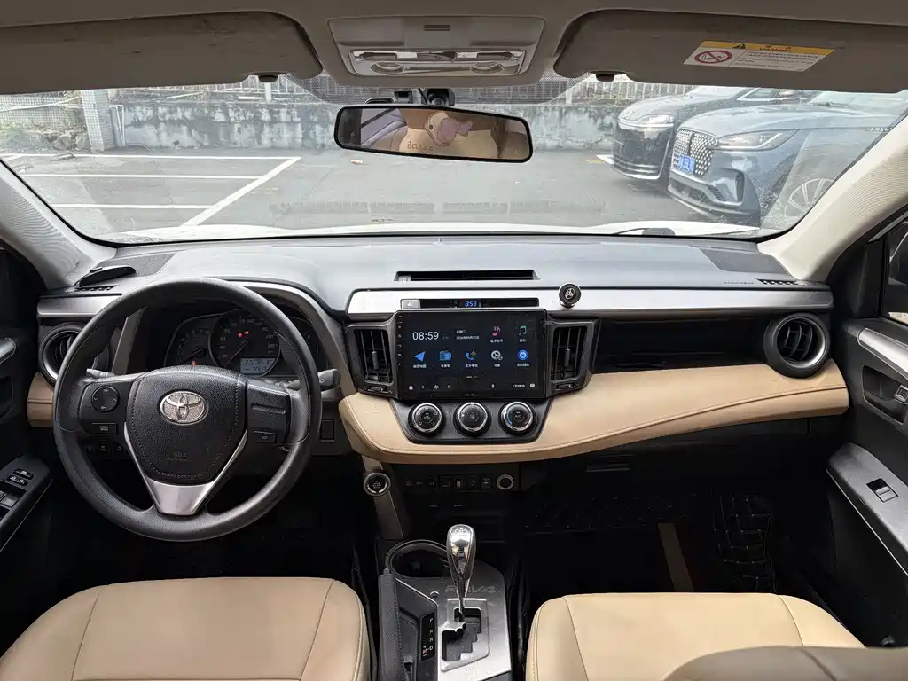 Toyota RAV4 — миниатюра 13