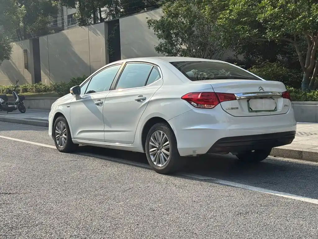Citroen C4L 2015 1.2T AT Luxury