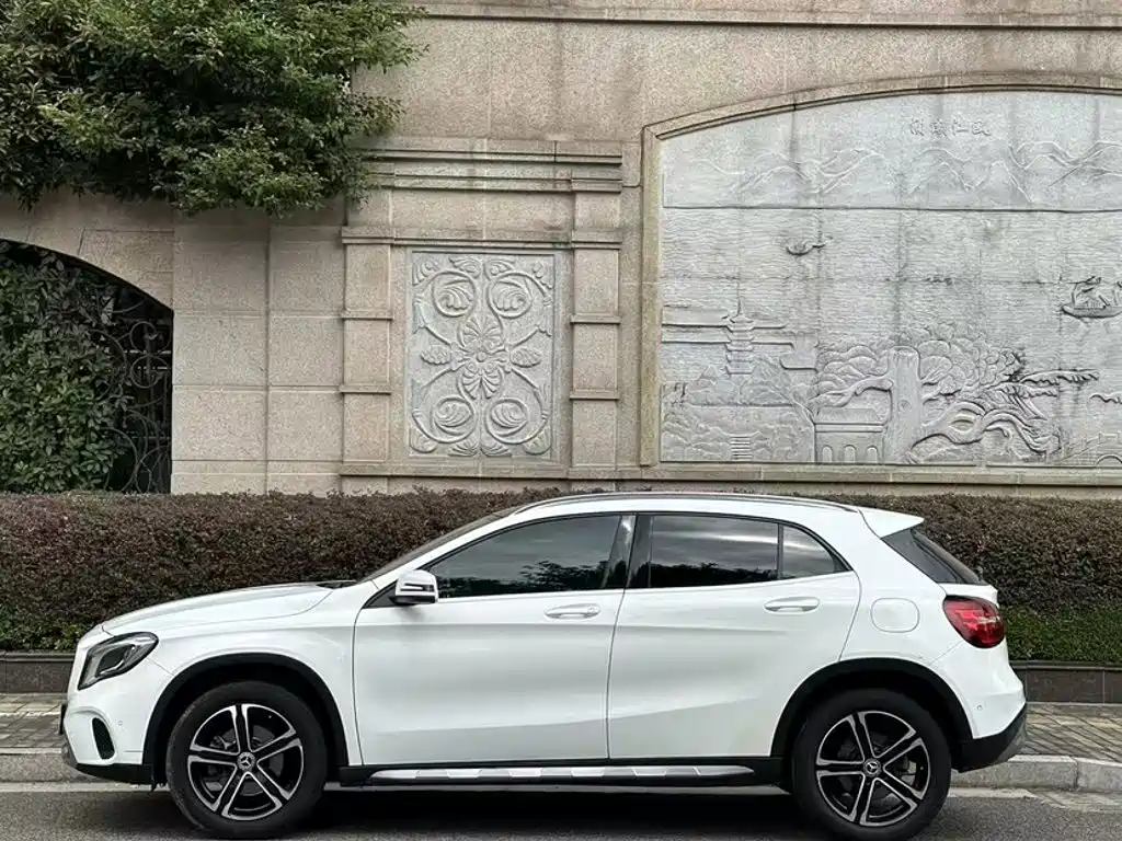 Mercedes-Benz GLA — миниатюра 11