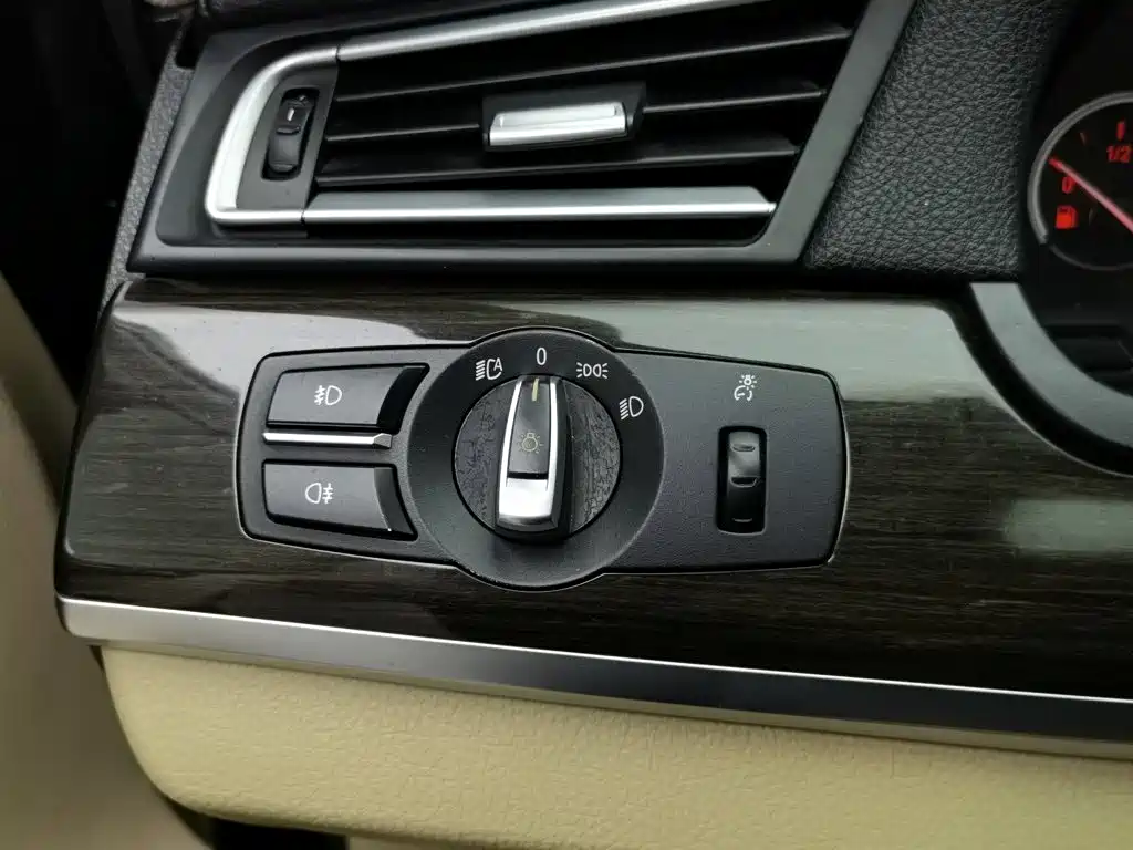 BMW 7 Series — миниатюра 21