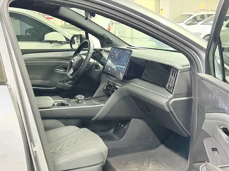 BYD L DM-i — миниатюра 8