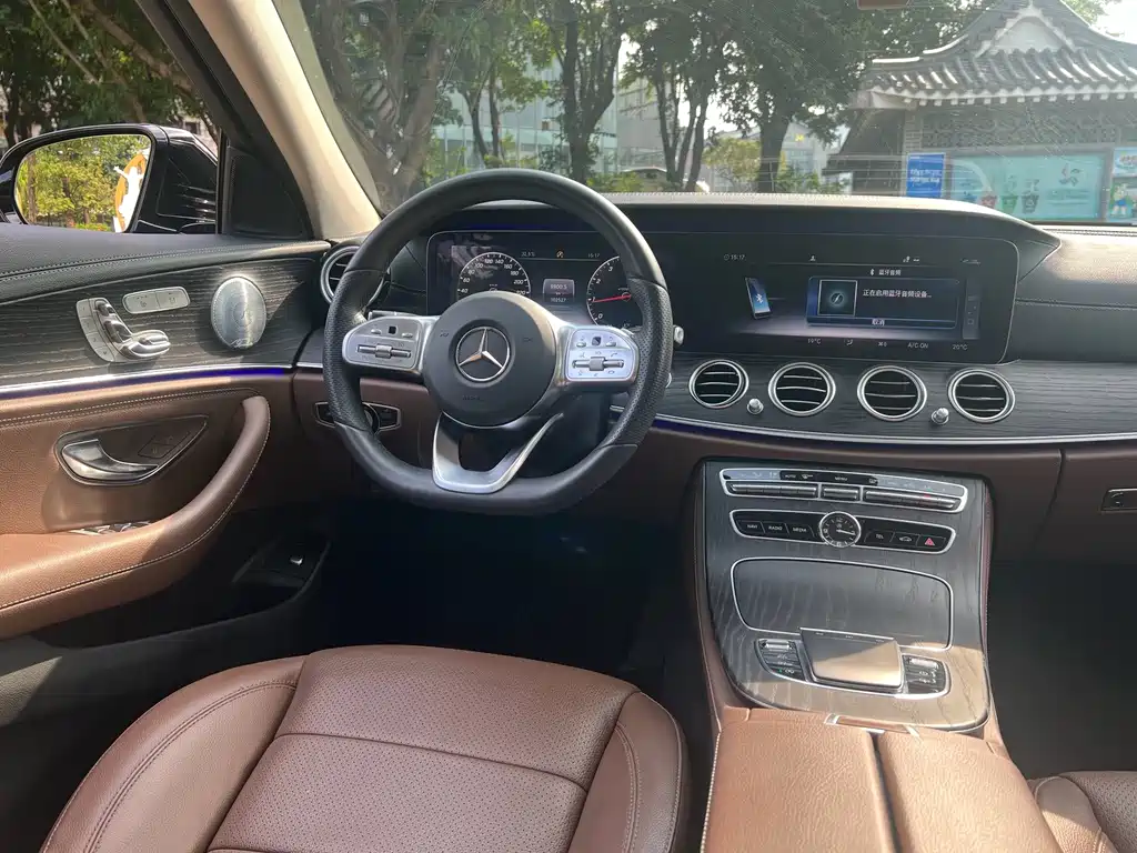 Mercedes-Benz E-Class — миниатюра 16