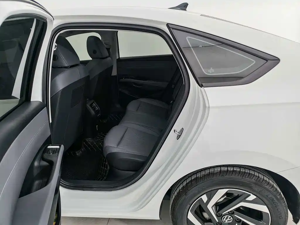 Volkswagen Lavida — миниатюра 15