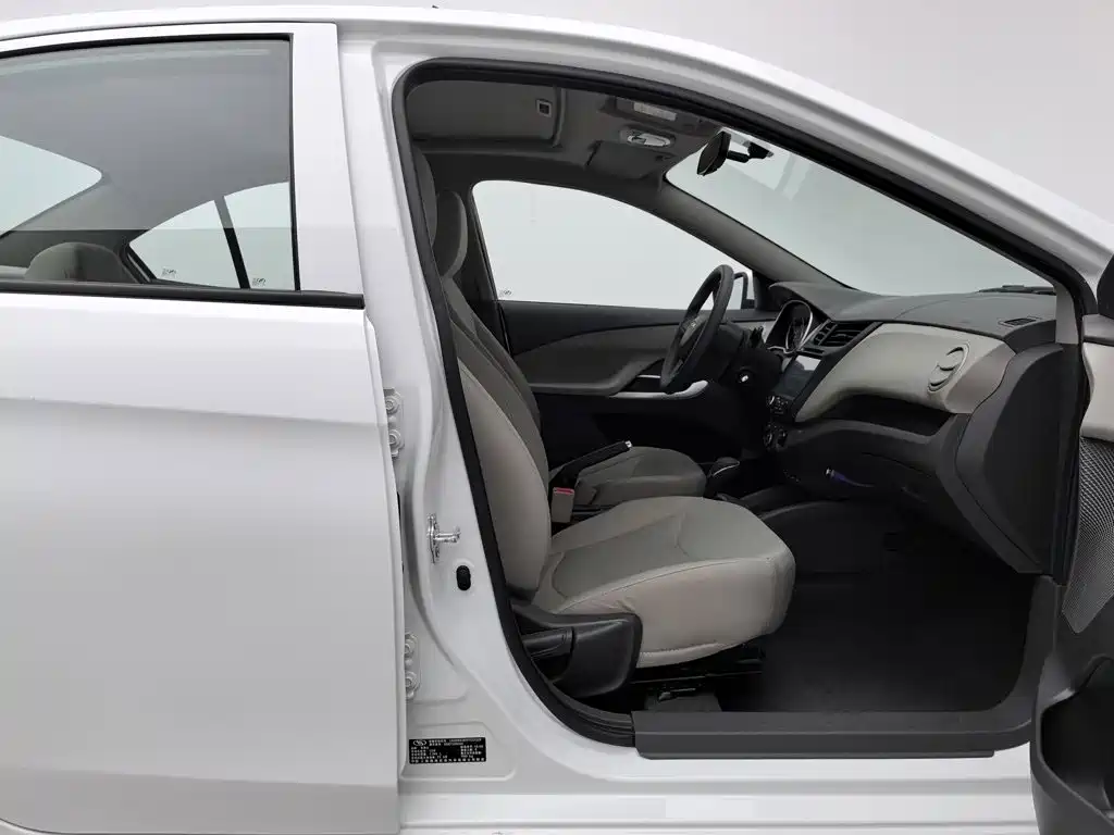 Chevrolet Sail — миниатюра 23