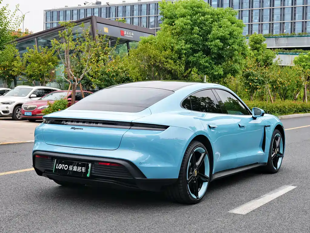 Porsche Taycan — миниатюра 3