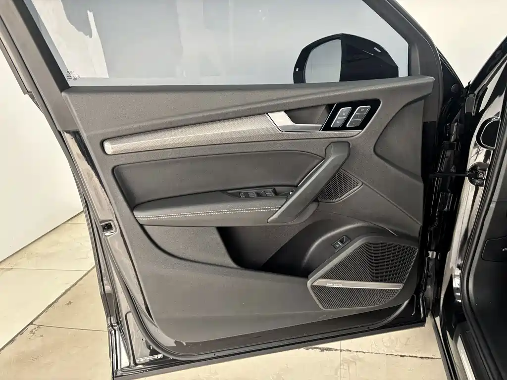 Audi Q5L — миниатюра 8