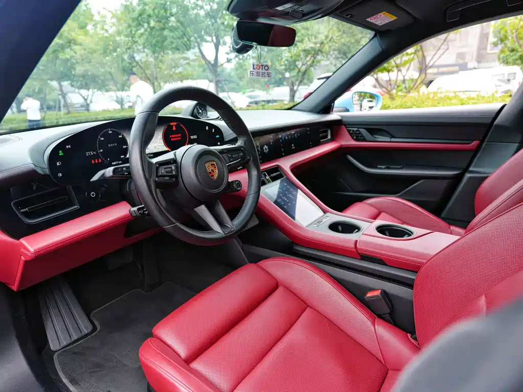 Porsche Taycan — миниатюра 11