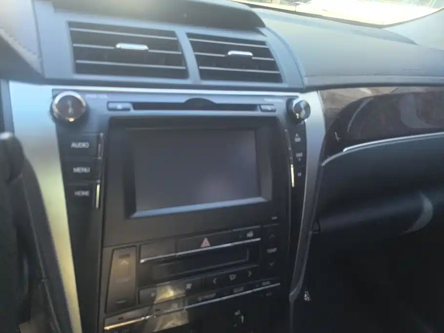 Toyota Camry — миниатюра 13