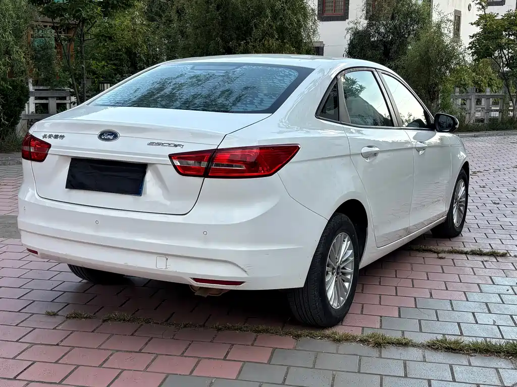 Ford Escort — миниатюра 13