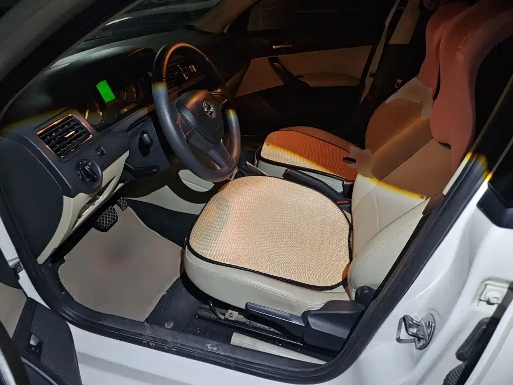 Skoda Rapid — миниатюра 16