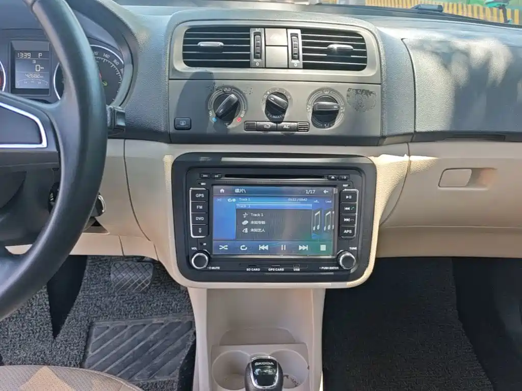 Skoda Fabia — миниатюра 13