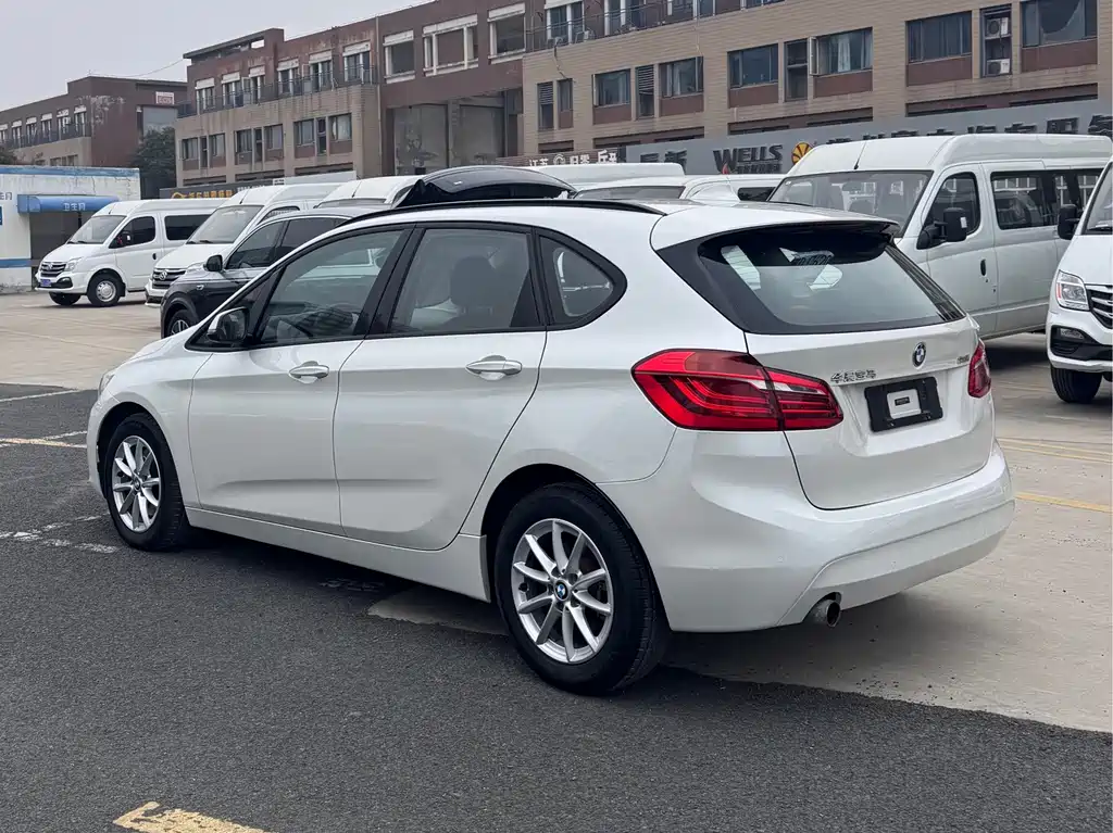 BMW 2 Series Active Tourer — миниатюра 7