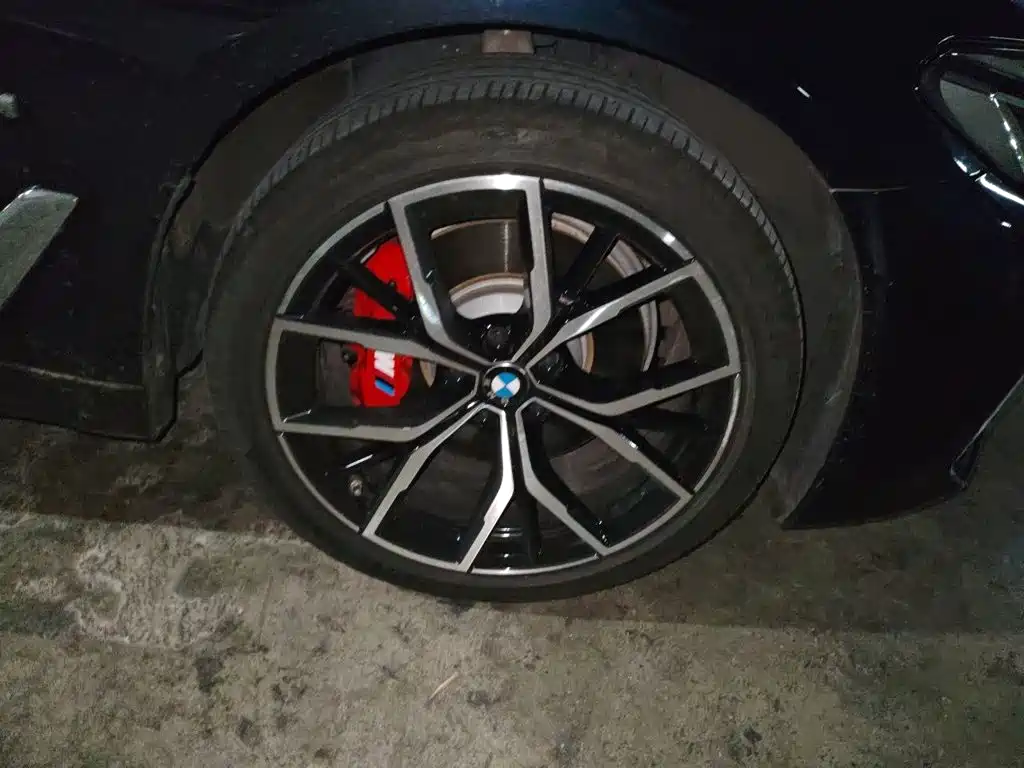 BMW 5 Series — миниатюра 24