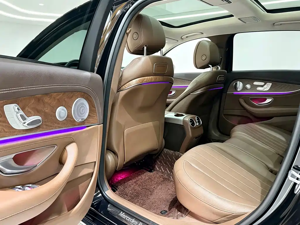 Mercedes-Benz E-Class — миниатюра 8
