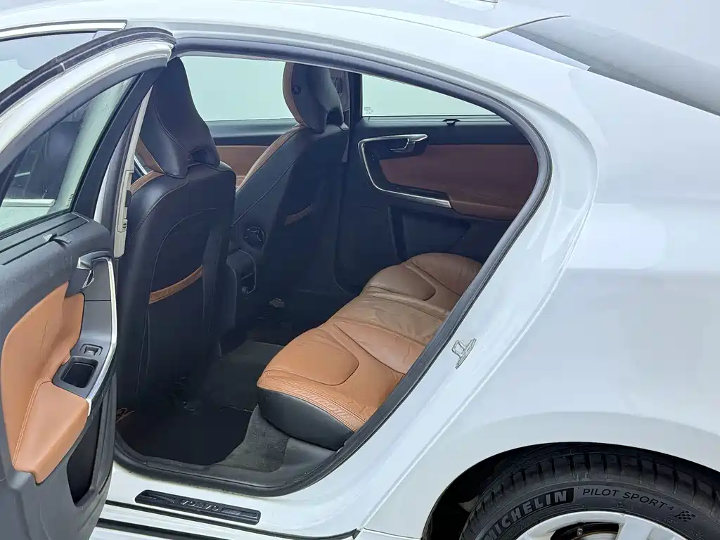 Volvo S60 — миниатюра 6
