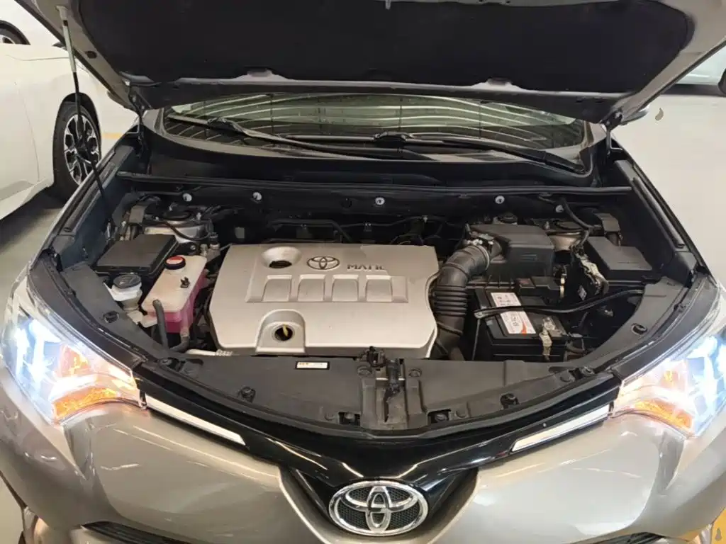 Toyota RAV4 — миниатюра 20