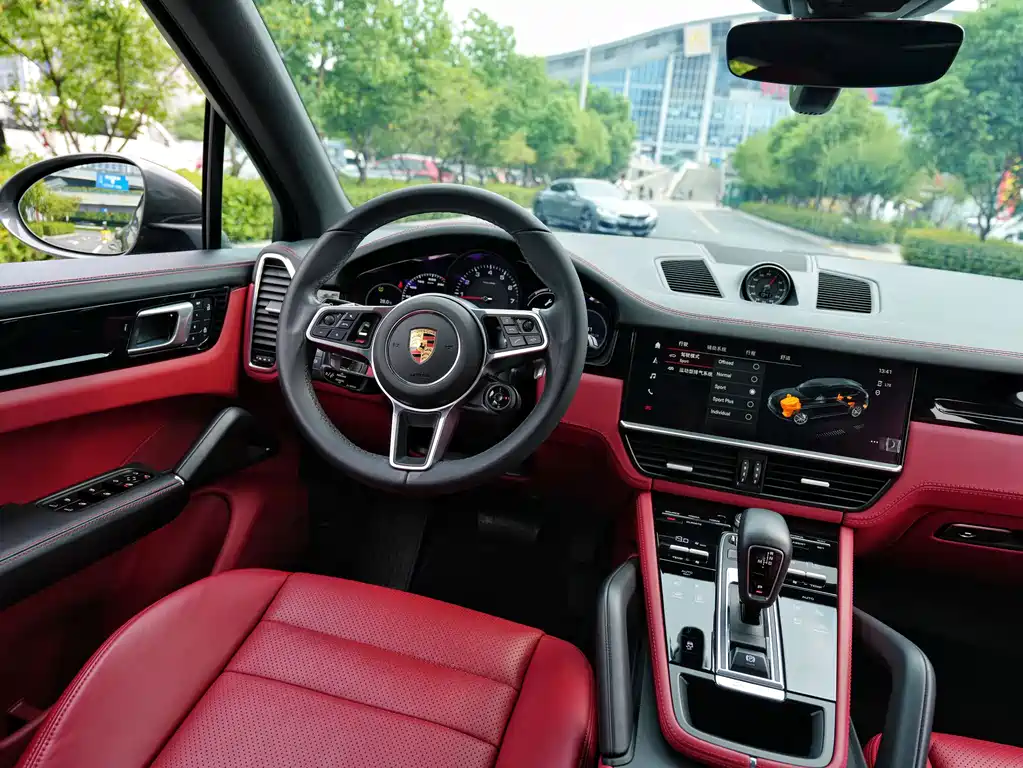 Porsche Cayenne — миниатюра 8