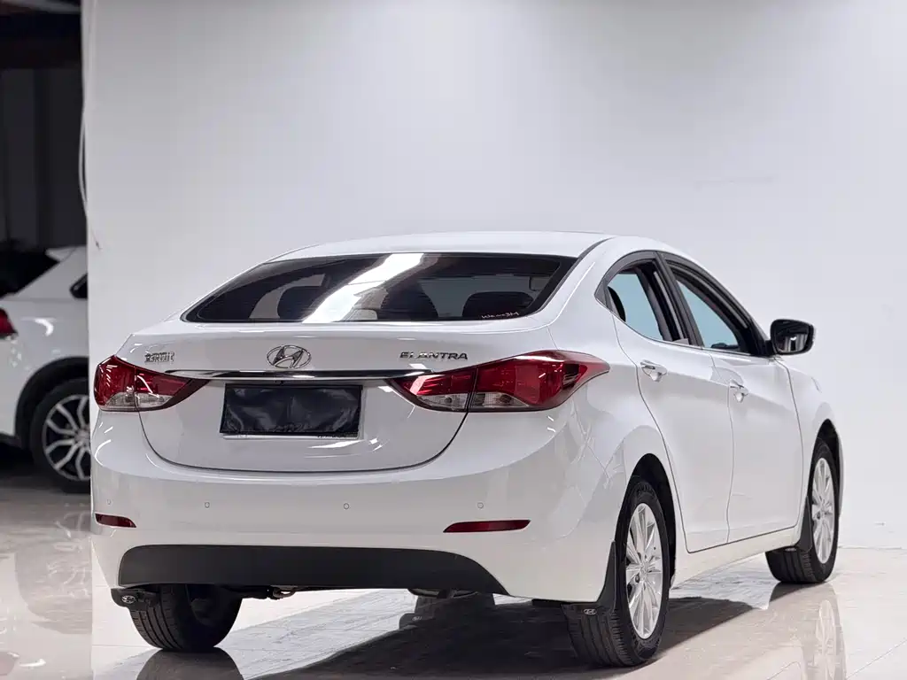 Hyundai Elantra Langdong — миниатюра 6