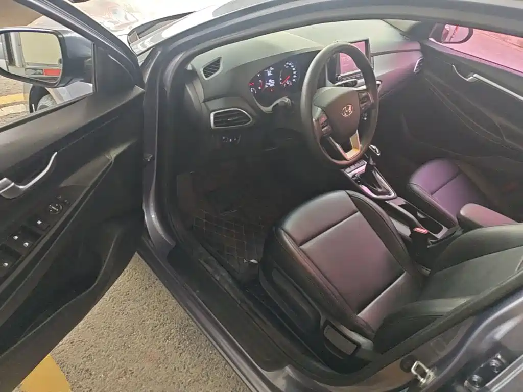 Hyundai Elantra — миниатюра 16