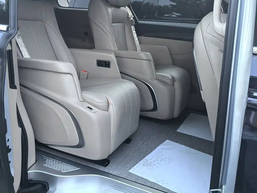 Buick GL8 — миниатюра 9
