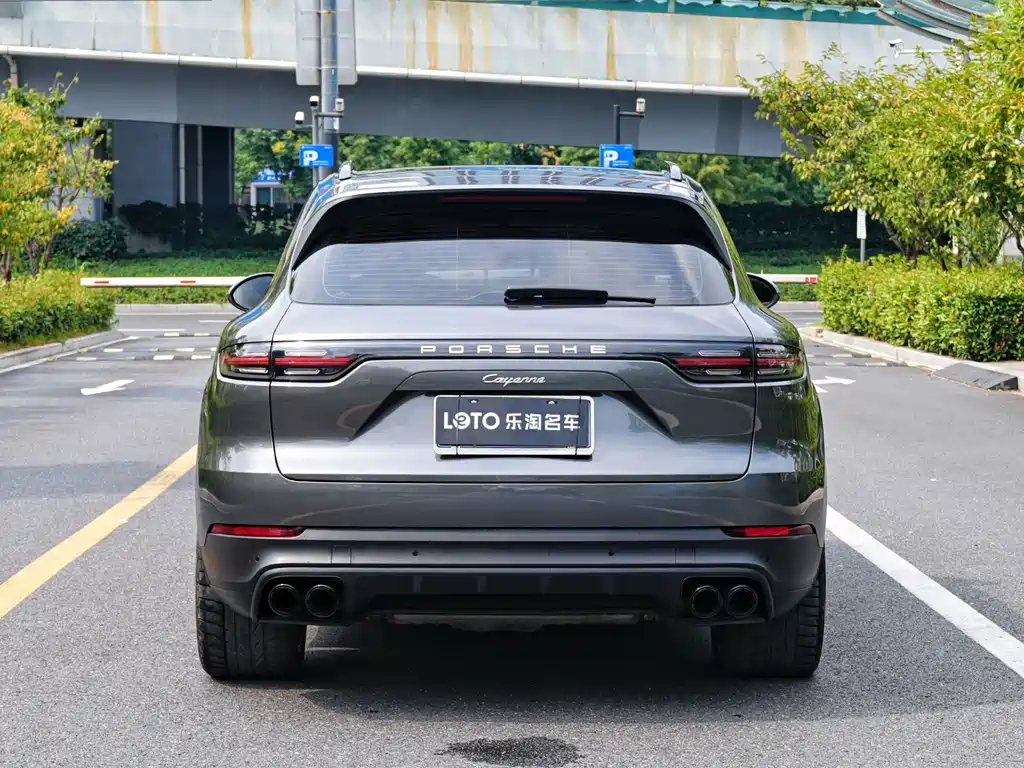 Porsche Cayenne — миниатюра 5