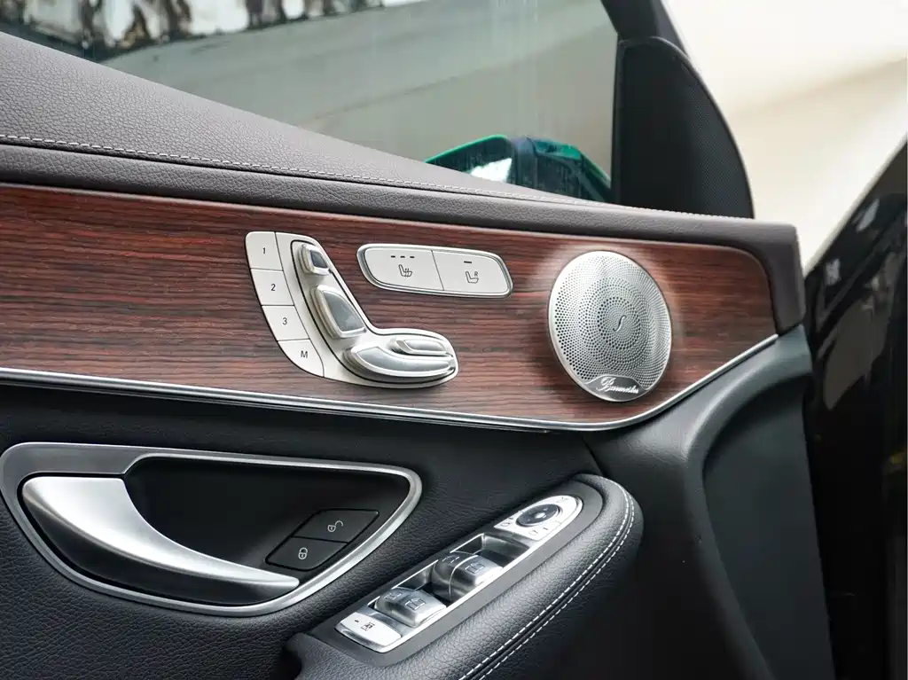 Mercedes-Benz GLC — миниатюра 12
