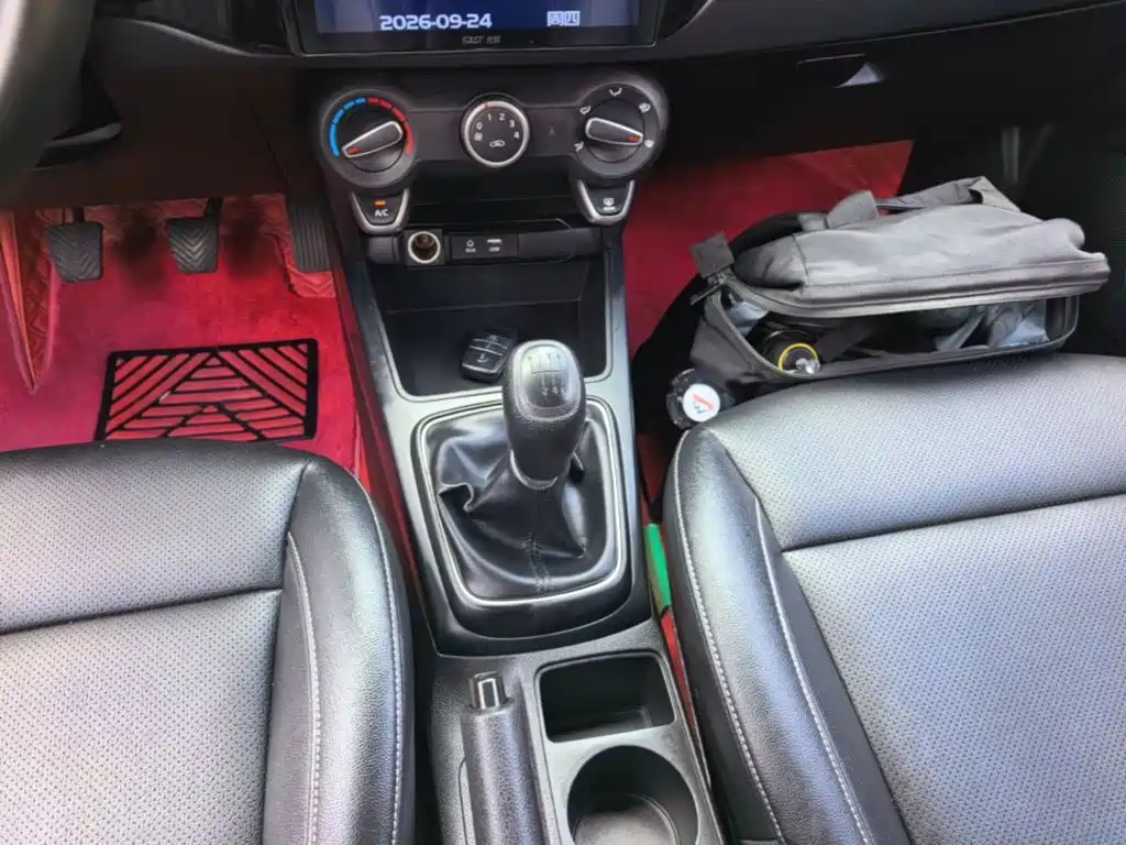 Kia K2 — миниатюра 14